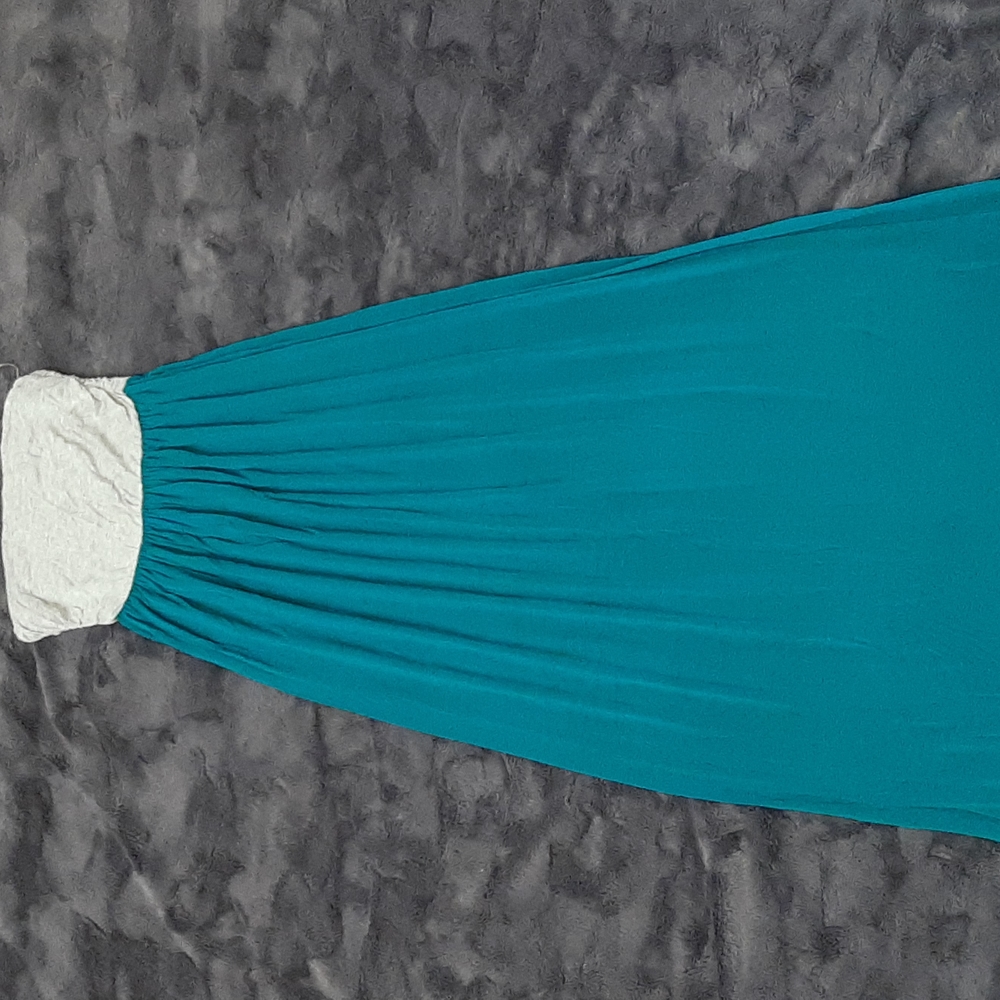 Strapless maternity dress